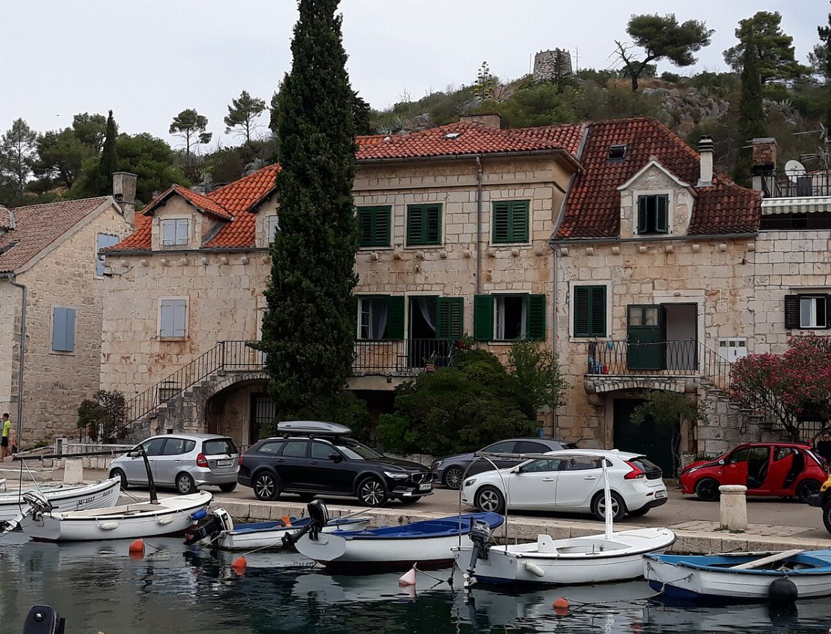 Casa di vladimir nazor e complesso di case attorno ad essa bobovisca